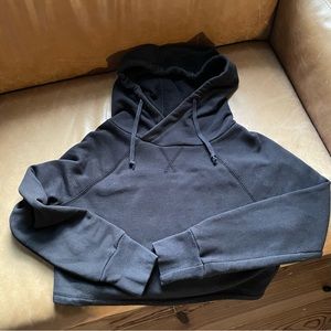 Aritzia TNA black cropped hood hoodie sweatshirt activewear sporty black small